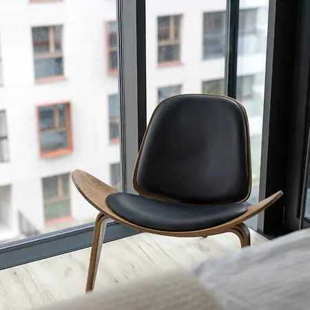 2-bedroom Specious With Gym Near Metro Rondo Daszynskiego ワルシャワ
